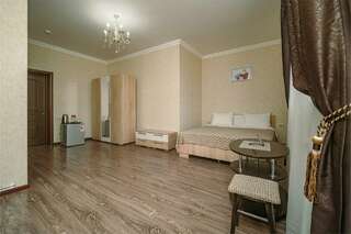 Отель Кристи Ессентуки Двухместный 2 спальная кровать-11