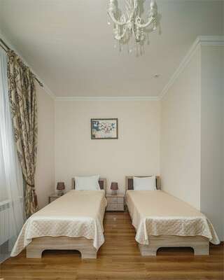 Отель Кристи Ессентуки Номер стандарт с двумя раздельными кроватями-1