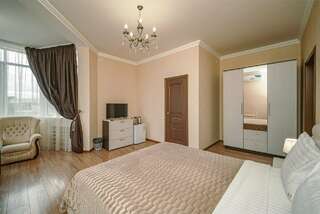 Отель Кристи Ессентуки Номер-студия с кроватью размера «king-size»-4